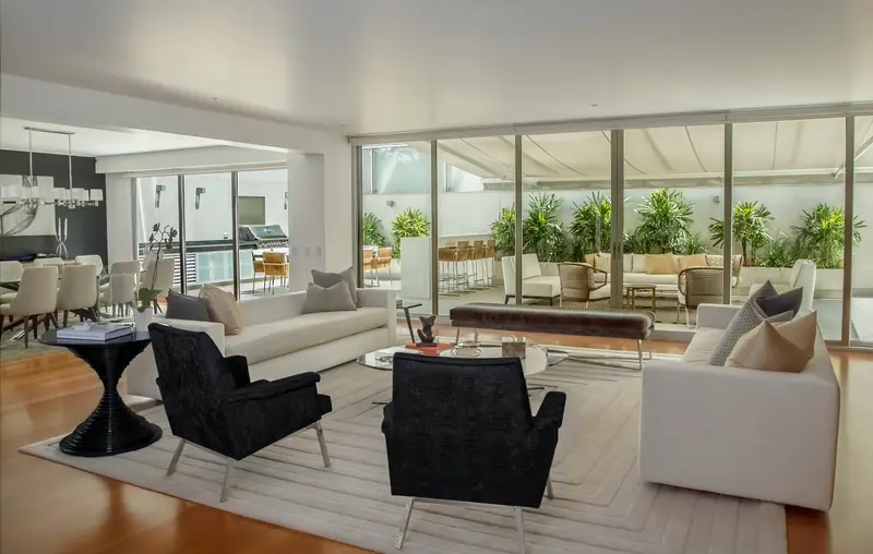 Turned rental living room in the Mount Pleasant area, cleaned and ready to list